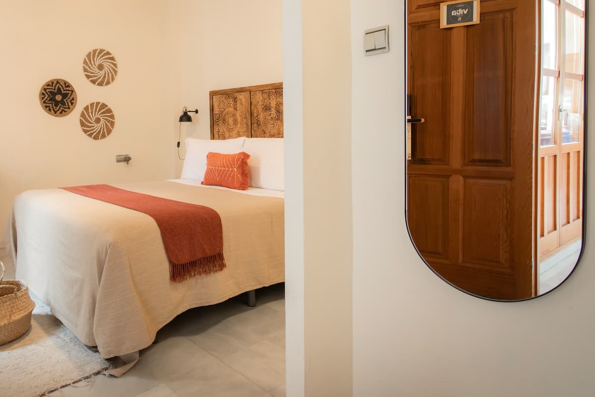 Superior Studio | Laptop workspace, blackout drapes, iron/ironing board, free WiFi