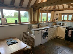 Fridge, microwave, oven, stovetop - Kentish Oast, Cottage and Barn in stunning private grounds with swimming pool  (Hollingbourne)