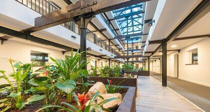 Characterful 2 Bed Apartment in Burton-on-Trent