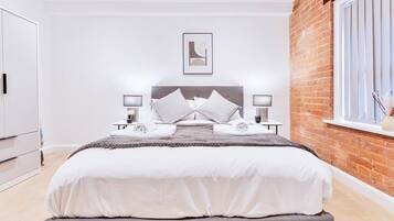 2 bedrooms, iron/ironing board, WiFi, bed sheets