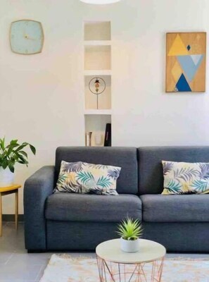 Living area - Logement Climatisé + Jardin Intramuros à 400m (Avignon)