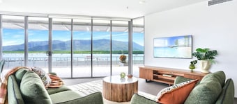11 Harbour Lights- Luxury Waterfront 3BR Apartment | Ocean Views | Pool + Sauna