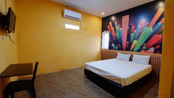 Habitación estándar doble | Espacio para trabajar con un portátil, wifi gratis, ropa de cama