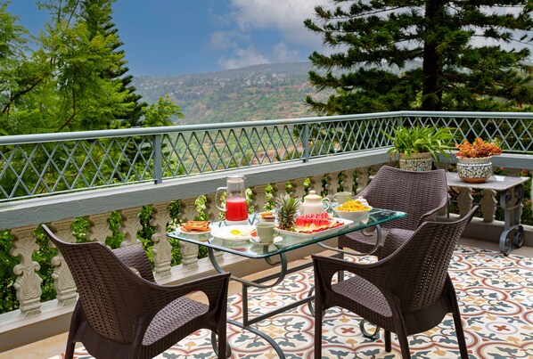 منطقة تناول الطعام للأزواج