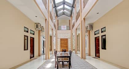Super OYO Capital O 93204 Hotel Mulia Dua Syariah