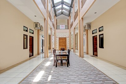 Super OYO Capital O 93204 Hotel Mulia Dua Syariah