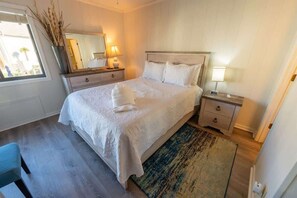 2 dormitorios, tabla de planchar con plancha, wifi y ropa de cama