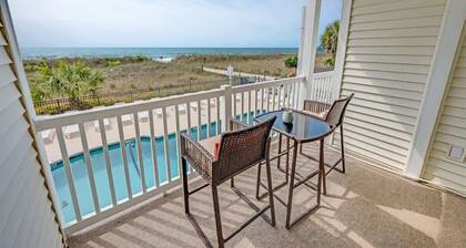 Coastal Beachfront Getaway Poolside and Oceanfront