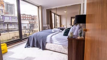 2 soverom, skrivebord, strykejern/-brett og wi-fi (inkludert)