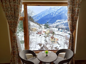 Grand Room - Elegance Retreat Manali Luxury Stay (Manali)