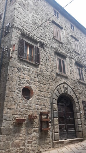 Exterior detail - Ai piedi del Monte Amiata, caratteristico Borgo Medioevale  (Piancastagnaio)