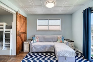 1 chambre, fer et planche à repasser, accès au Wi-Fi (inclus)