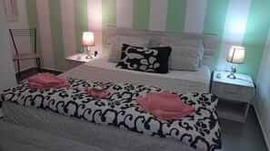 1 bedroom, iron/ironing board, free WiFi, bed sheets - VABè house relax in the colors 100 meters from the sea (Tas-Sliema)