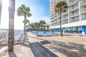 Terrace/patio - Newly Upgraded,Great View,Direct Sandy Beach 1BR! (Myrtle Beach)