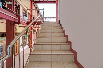 Hotel O Fj Guest House