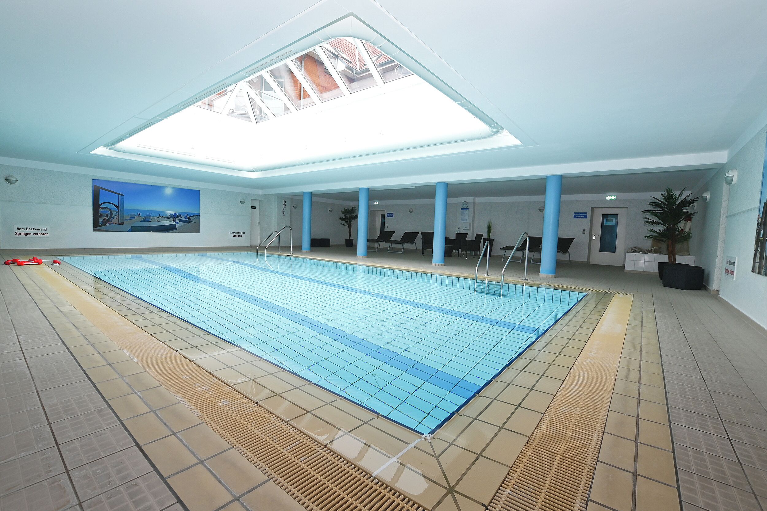 Piscina coperta, una piscina riscaldata