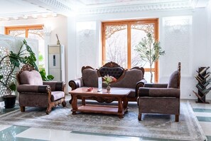 Front of property - Hotel Caravan Serail (Samarkand)