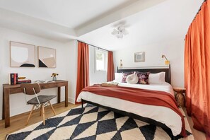 1 sovrum, skrivbord, strykjärn/strykbräda och wi-fi