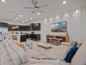 TV - Beautiful 10 Bed Pool Home with Game Room-2031LC (Davenport)