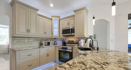 Southern Dunes: pool/spa; air hockey/game room