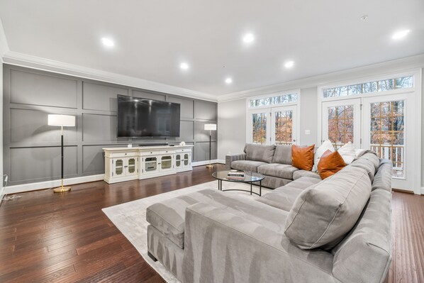 Smart TV, reproductor de DVD y oficina 