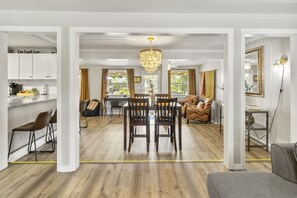 Smart TV, videojuegos, libros, oficina