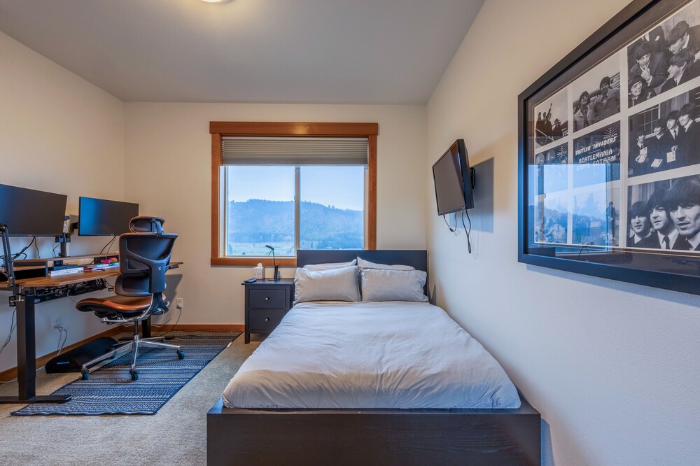 Strawberry Mtn View, Near Downtown White Salmon Klickitat County Vrbo