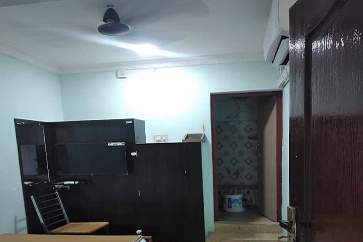 1 habitación, ropa de cama hipoalergénica y escritorio