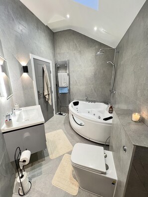 Studio | Spa - Stunning 1-bed Studio in Greenford (Greenford)