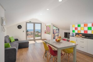 City Apartment, 1 Queen Bed, Sea View | Dining - Casa Strelitzia by An Island Apart (Funchal)