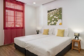 4 bedrooms, desk, laptop workspace, iron/ironing board - Casa Strelitzia by An Island Apart (Funchal)