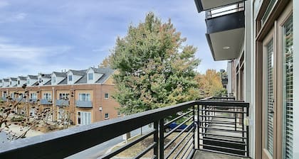 Walkable Davidson, Penthouse all on one level with no stairs