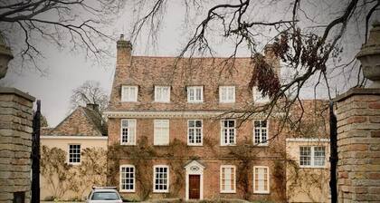 Honey Hill Cottage - 4 Bedroom Detached House