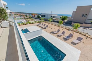 حمّام سباحة خارجي