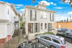 Exterior - Spacious Canal St. 2br On Streetcar Line (New Orleans)