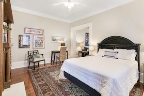 2 slaapkamers, een strijkplank/strijkijzer, wifi, beddengoed