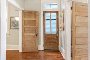 Interior - Spacious Canal St. 2br On Streetcar Line (New Orleans)