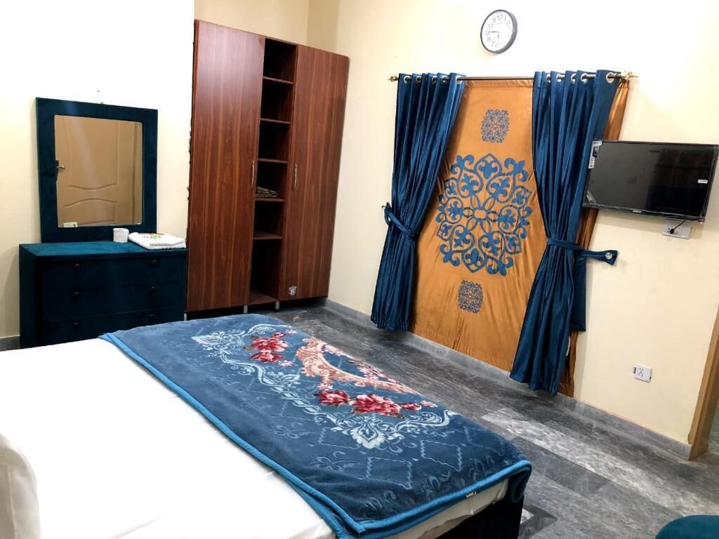 deluxe double room | soundproofing, iron/ironing board, free wifi