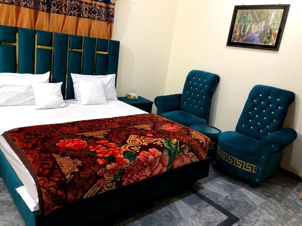 deluxe double room | soundproofing, iron/ironing board, free wifi