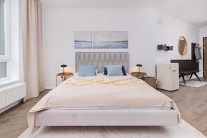 Unclassified image, 3 of 33, button