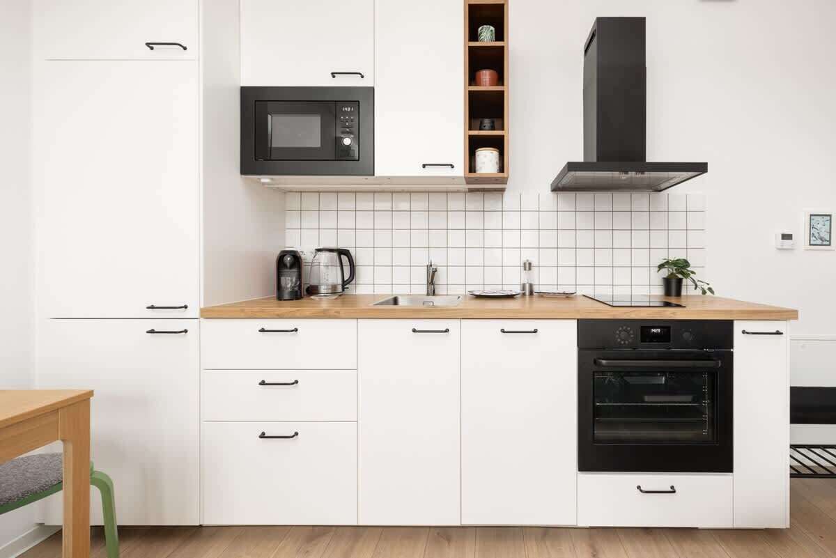 冰箱、微波炉、烤箱、炉灶