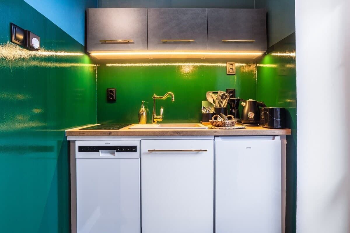 Refrigerador, microondas, parrilla de estufa y lavavajillas 