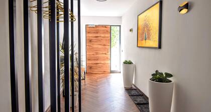 Schöne 90m² Wohnung mit Drei Zimmern am Land