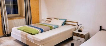 Schöne 90m² Wohnung mit Drei Zimmern am Land