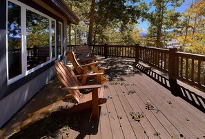 Terrace/patio - Mountain Vista, 4BD/3BA House, Pet Friendly! (Skyland & Surrounding Areas)