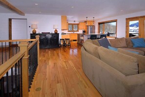 TV, fireplace, offices
