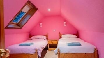 3 chambres, bureau, fer et planche à repasser, Wi-Fi gratuit