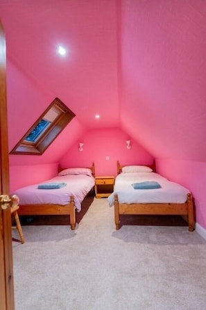 3 chambres, bureau, fer et planche à repasser, Wi-Fi gratuit