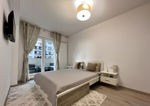 1 bedroom, iron/ironing board, WiFi, bed sheets - Summer Vibes Suite  (Constanța)
