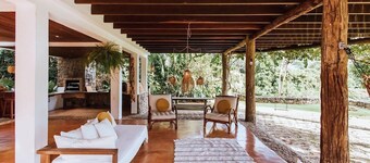 Casa em Ilhabela, Ótima Localização, Integrada à Natureza